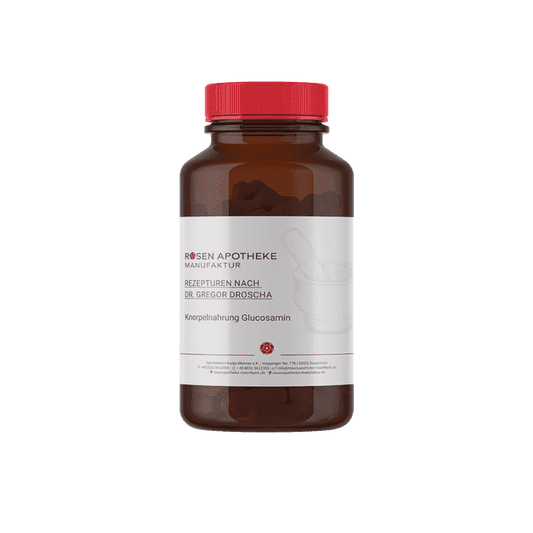 Eine Flasche Knorpelnahrung Glucosamin-Kapseln der Rosen Apotheke Manufaktur auf weißem Hintergrund.